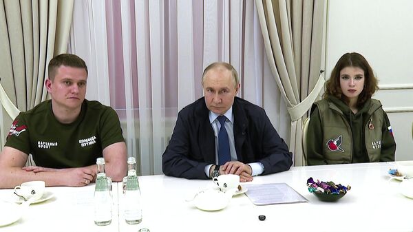 Президент Владимир Путин посетил Курскую область - Sputnik Türkiye