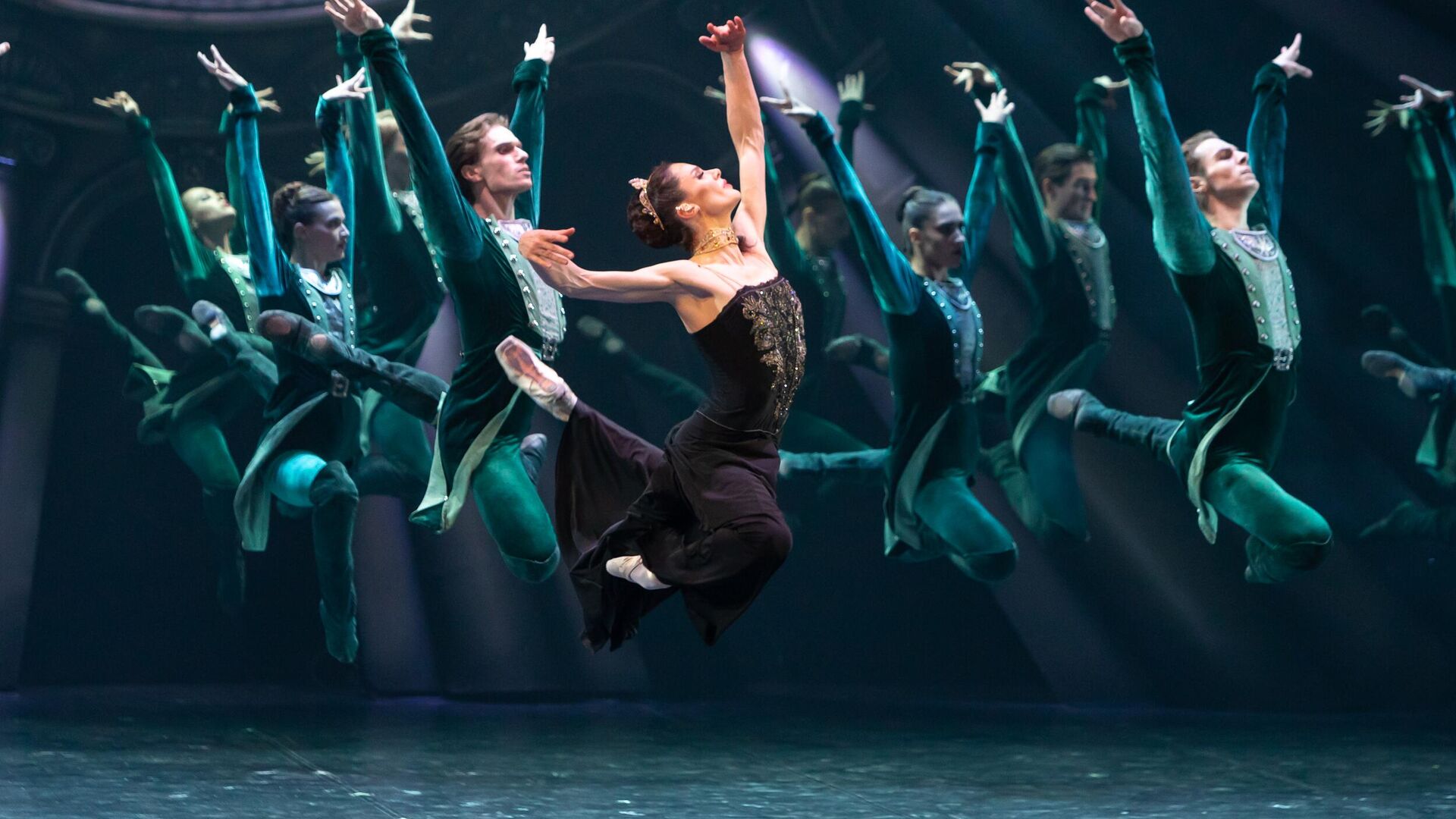 St. Petersburg Devlet Akademik Boris Eifman Bale Tiyatrosu St. Petersburg Devlet Akademik Boris Eifman Bale Tiyatrosu - Sputnik Türkiye, 1920, 23.05.2025