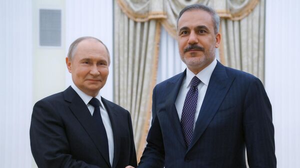 Rusya lideri Putin, Dışişleri Bakanı Fidan'la Moskova'da görüştü - Sputnik Türkiye