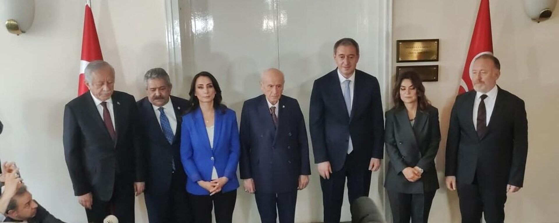 DEM Parti'den MHP'ye ziyaret: Görüşmeye Devlet Bahçeli de katılıyor - Sputnik Türkiye, 1920, 27.05.2025