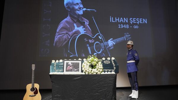 İlhan Şeşen  - Sputnik Türkiye