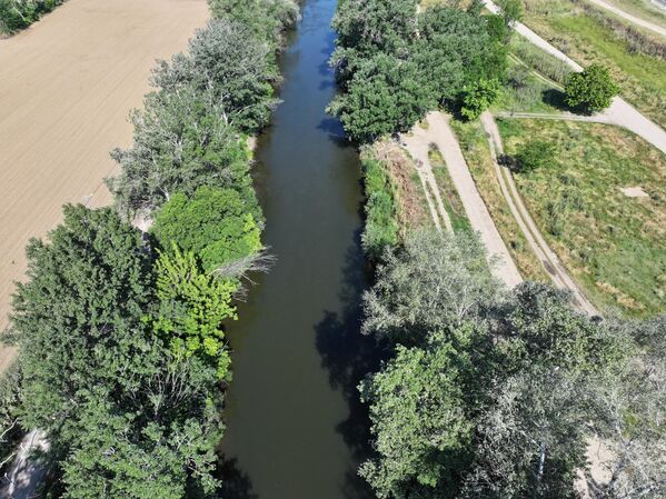 Edirne&#x27;den geçen Tunca Nehri&#x27;nin debisi, son dönemde etkili olan yağışlarla bir ayda 2 kat arttı.  - Sputnik Türkiye
