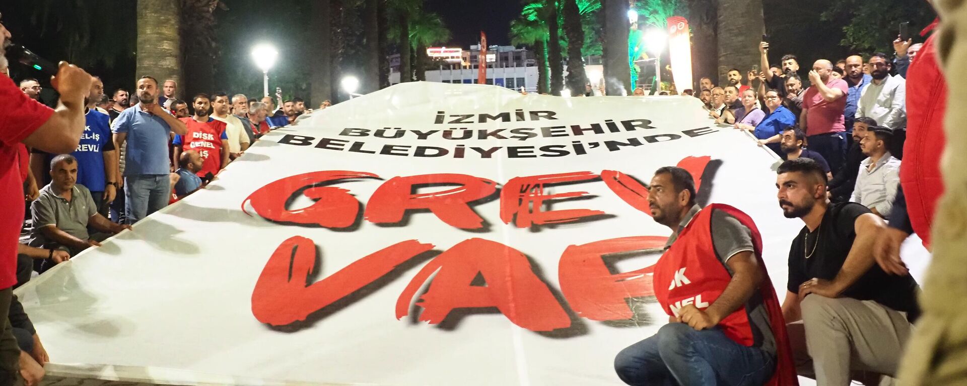 İzmir'de dev grev - Sputnik Türkiye, 1920, 29.05.2025