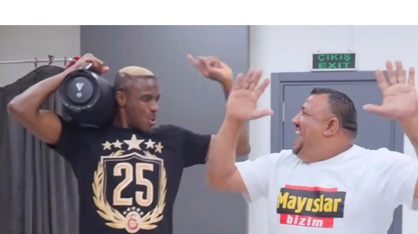 Osimhen sosyal medya - Sputnik Türkiye