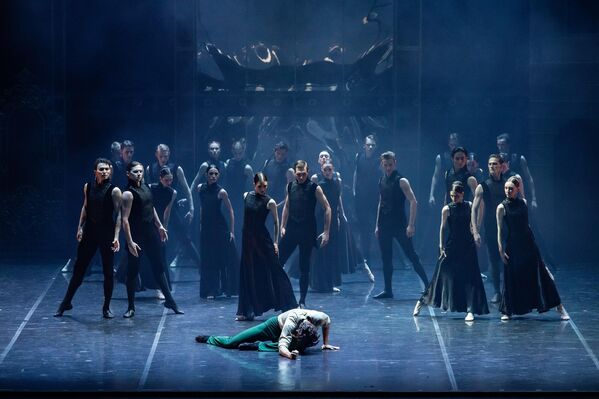 Bale eseri Atatürk Kültür Merkezi (AKM) Türk Telekom Opera Sahnesi'nde izleyiciyle buluştu. - Sputnik Türkiye