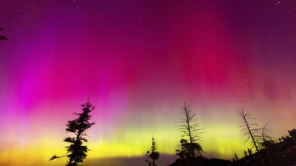 Güneş'ten gelen jeomanyetik fırtına Dünya'ya ulaştı: İstanbul'da kuzey ışıkları görülür mü? İnternet gider mi? - Sputnik Türkiye