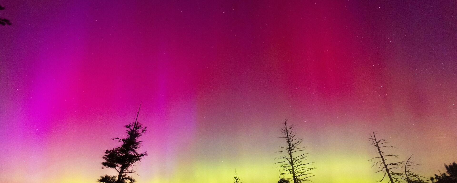 Güneş'ten gelen jeomanyetik fırtına Dünya'ya ulaştı: İstanbul'da kuzey ışıkları görülür mü? İnternet gider mi? - Sputnik Türkiye, 1920, 02.06.2025