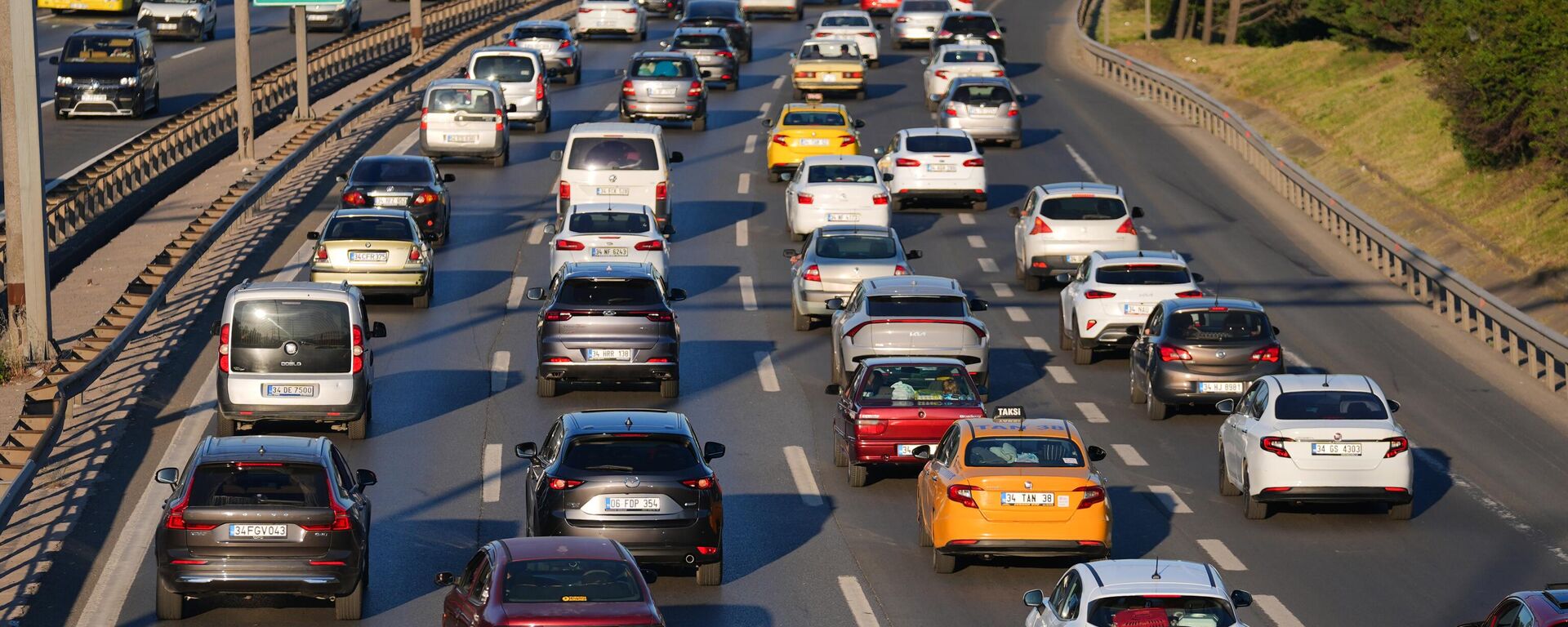 İstanbul trafik - Sputnik Türkiye, 1920, 30.07.2025