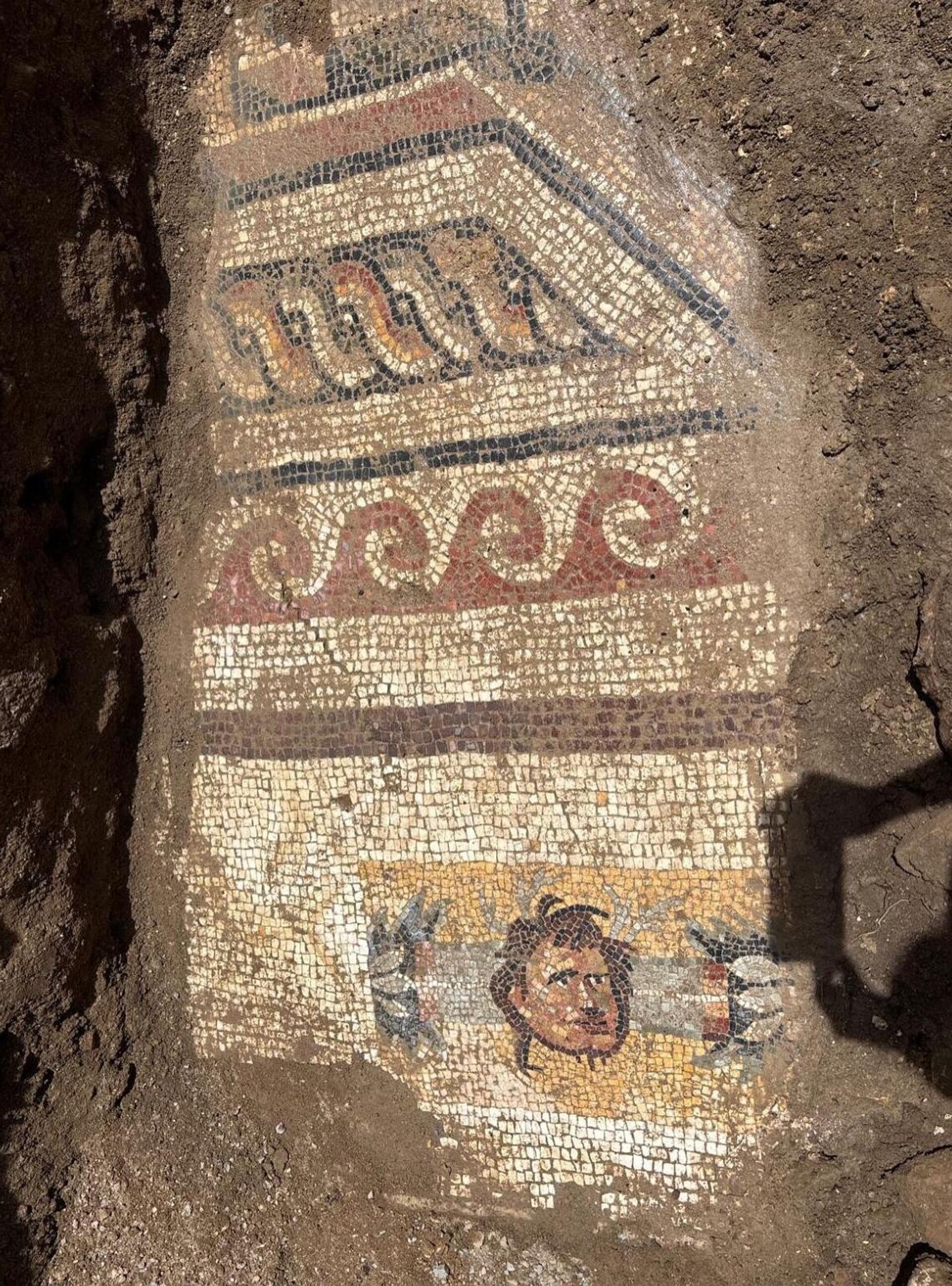 Kahramanmaraş'ta altyapı çalışmaları sırasında Roma dönemine ait olduğu düşünülen mozaik bulundu - Sputnik Türkiye, 1920, 07.06.2025