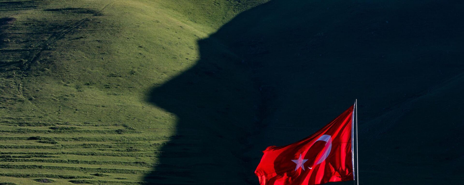 Ardahan'daki Atatürk silüeti bu yıl da oluşmaya başladı
 - Sputnik Türkiye, 1920, 07.06.2025