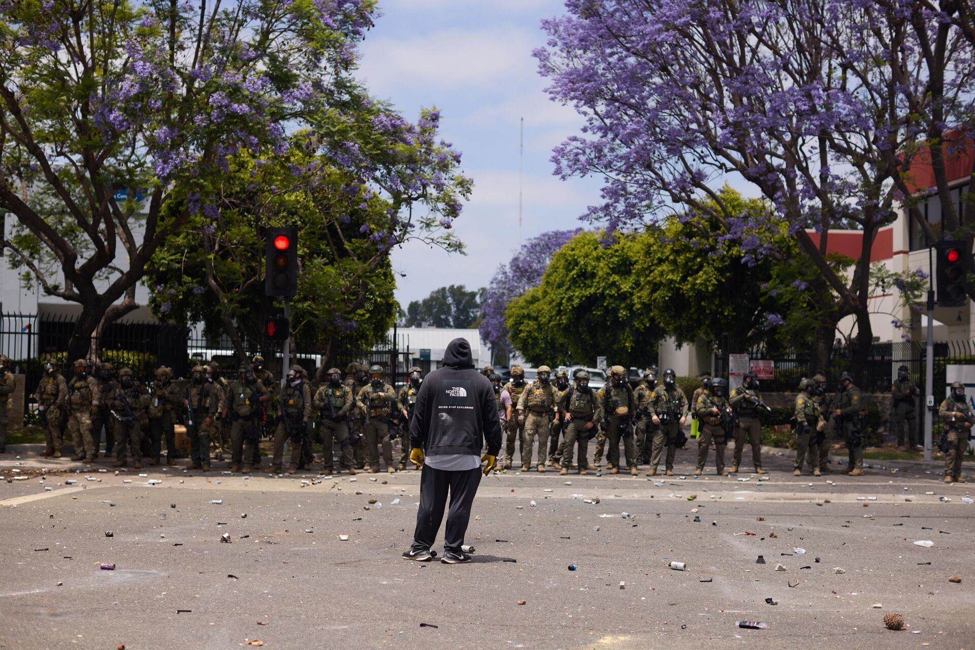 ABD İç Güvenlik Bakanı Noem, göçmenlere yönelik operasyonları genişletme planını doğruladı - Sputnik Türkiye, 1920, 08.06.2025