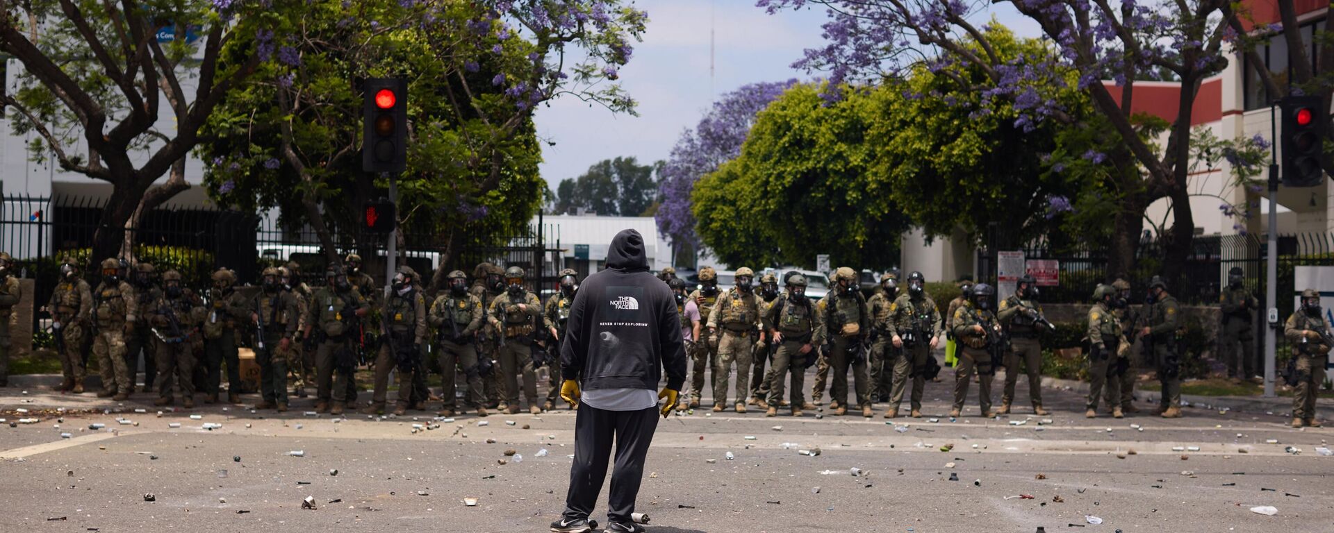 ABD İç Güvenlik Bakanı Noem, göçmenlere yönelik operasyonları genişletme planını doğruladı - Sputnik Türkiye, 1920, 01.09.2025