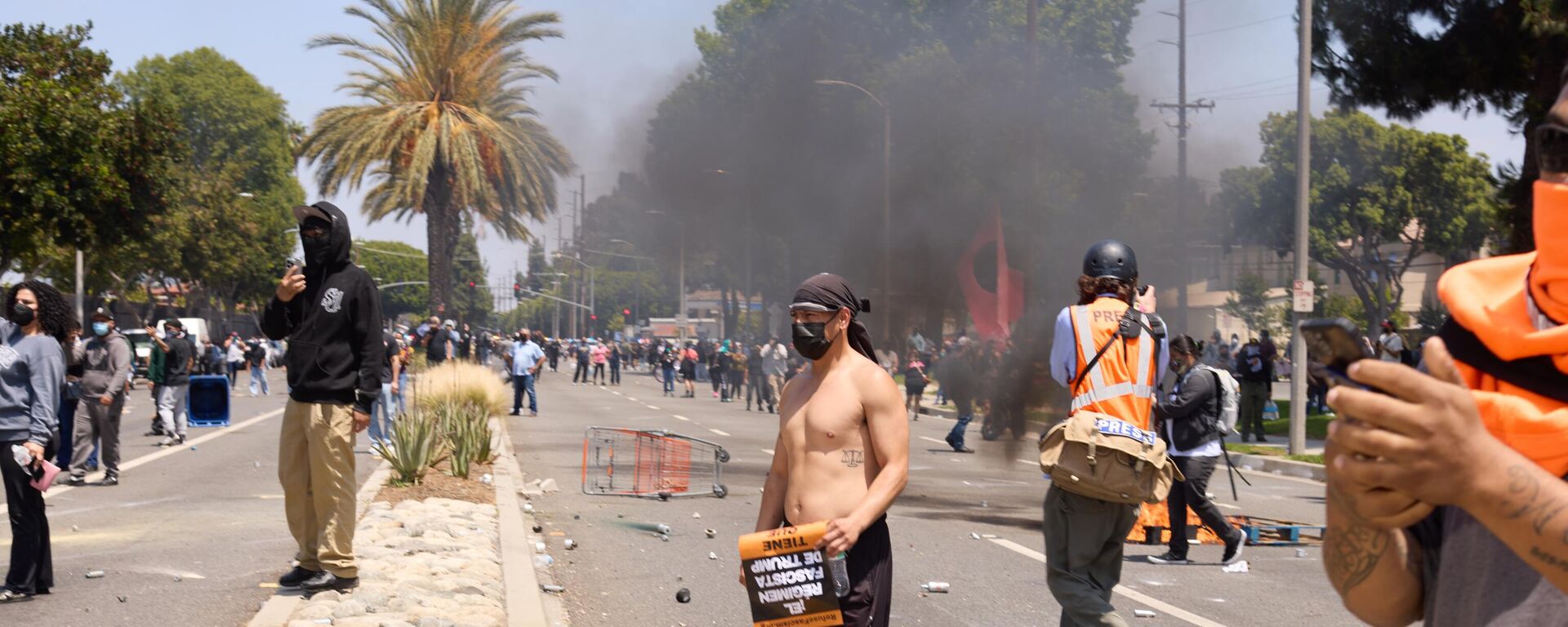 California'daki protestolarda ikinci gün: Trump 2 bin Ulusal Muhafız gönderdi - Sputnik Türkiye, 1920, 11.06.2025