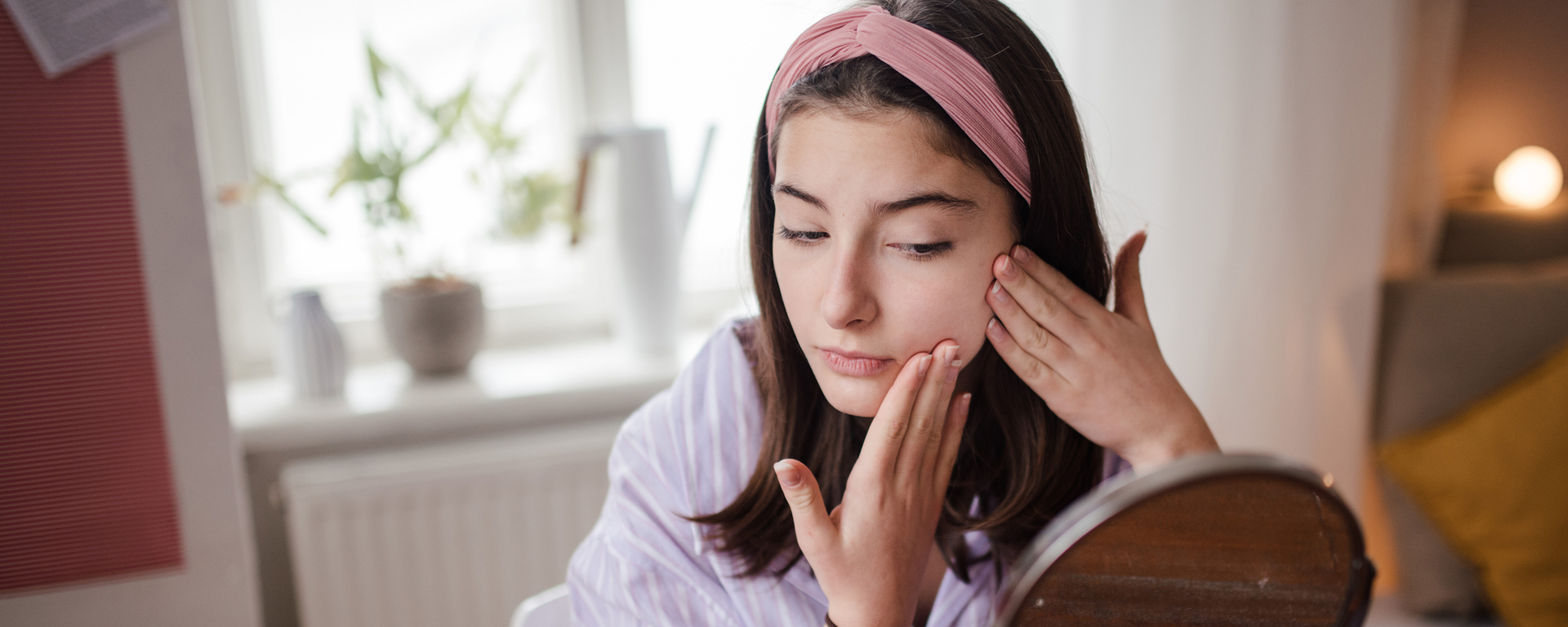 Gençlerin sosyal medya cilt bakım videoları faydadan çok zarar veriyor - Sputnik Türkiye, 1920, 10.07.2025