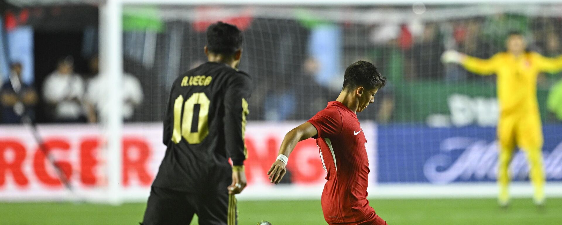 Meksika maçında Merih Demiral ve Kerem Aktürkoğlu’nu kızdıran müdahaleler - Sputnik Türkiye, 1920, 14.11.2025