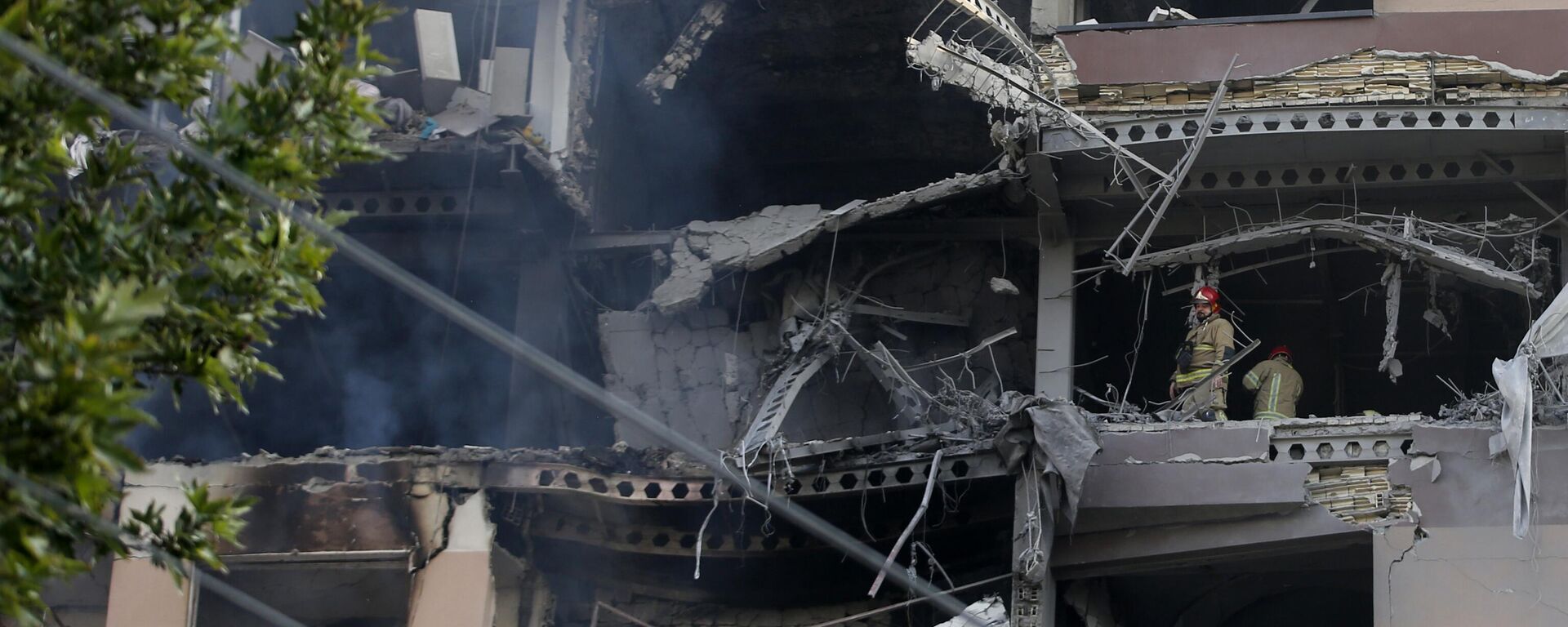 İsrail'in saldırılarında Tahran'da bir bina vuruldu - Sputnik Türkiye, 1920, 25.06.2025