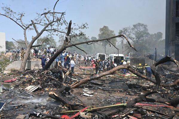 Uçağın düştüğü yerleşim yerinde can kayıplarının yaşandığı olayda 310&#x27;u aşkın kişi hayatını kaybetti. Uçaktan sadece bir kişi sağ kurtulabildi. Yetkililer kazazedenin hastanede tedavi altında olduğunu aktardı. - Sputnik Türkiye