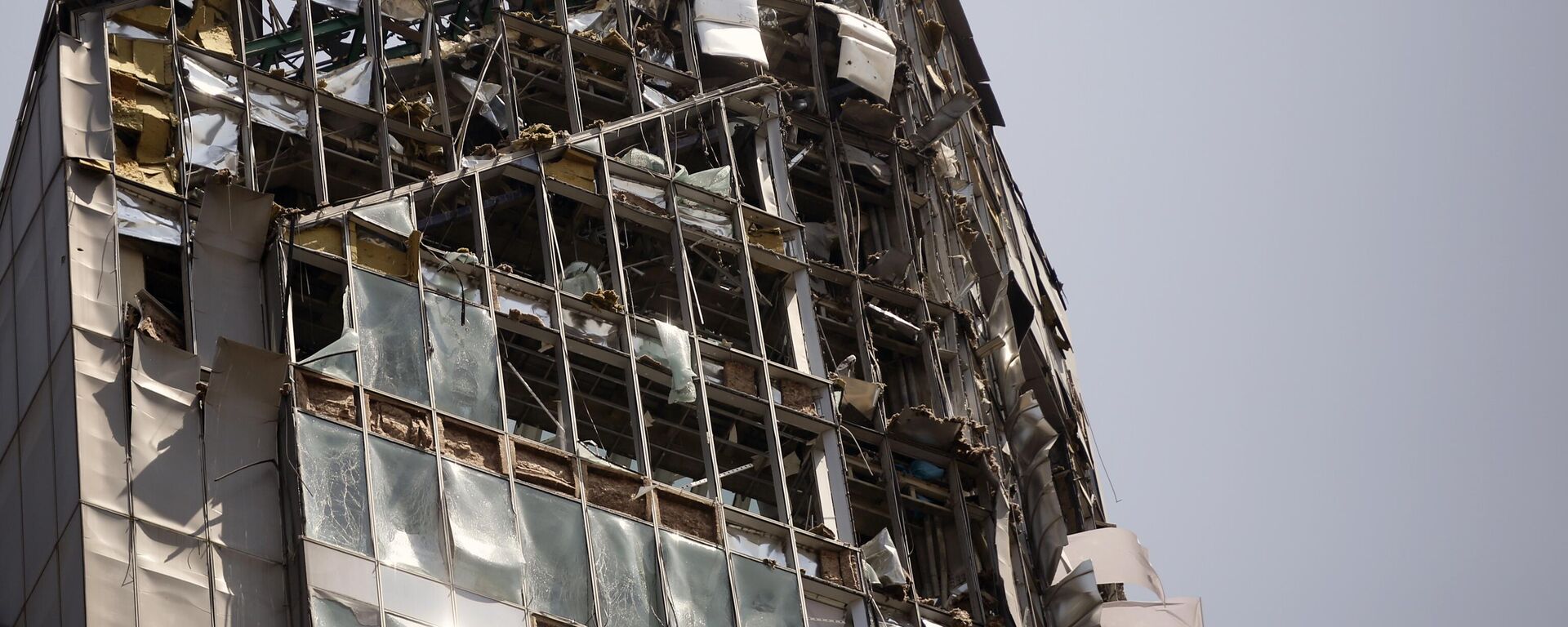 İsrail saldırıları sonrasında Tahran'daki binalarda hasar meydana geldi - Sputnik Türkiye, 1920, 13.06.2025