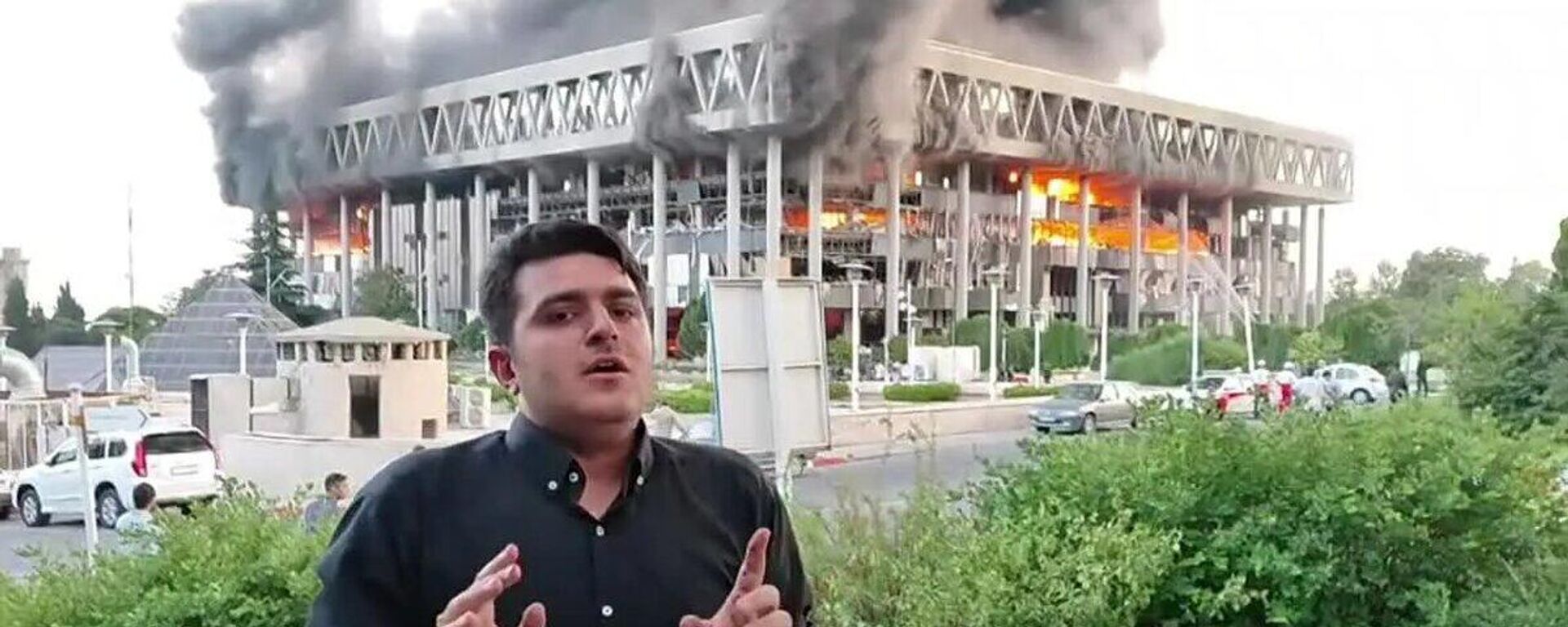 İsrail, İran devlet televizyonu binasını vurdu - Sputnik Türkiye, 1920, 17.06.2025