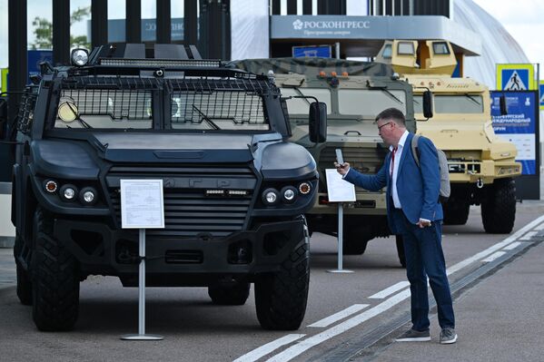 st-petersburg-uluslararasi-ekonomi-forumu-28-kez-kapilarini-acti