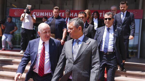 Özel ve Özdağ - Sputnik Türkiye