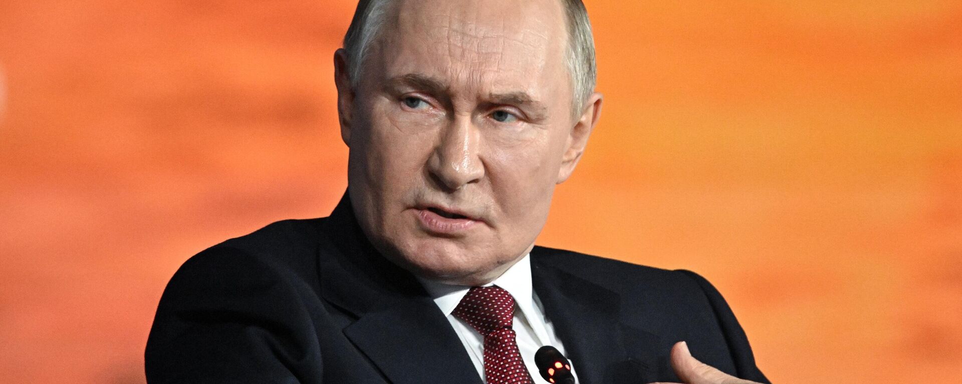 Rusya Devlet Başkanı Vladimir Putin St. Petersburg Uluslararası Ekonomi Forumu’nda (SPIEF) - Sputnik Türkiye, 1920, 04.09.2025