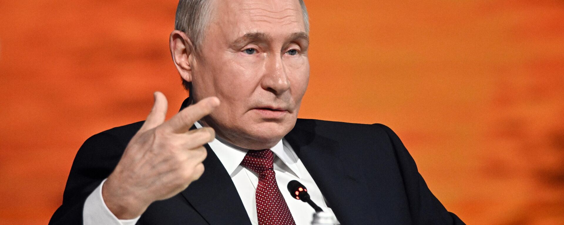 Rusya Devlet Başkanı Vladimir Putin St. Petersburg Uluslararası Ekonomi Forumu’nda (SPIEF) - Sputnik Türkiye, 1920, 30.08.2025