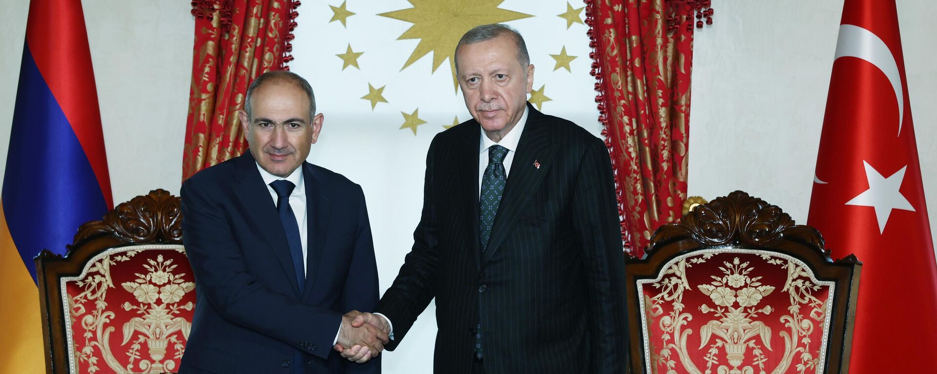 Cumhurbaşkanı Recep Tayyip Erdoğan, Cumhurbaşkanlığı Dolmabahçe Çalışma Ofisi'nde, Ermenistan Başbakanı Nikol Paşinyan'ı kabul etti - Sputnik Türkiye, 1920, 21.06.2025