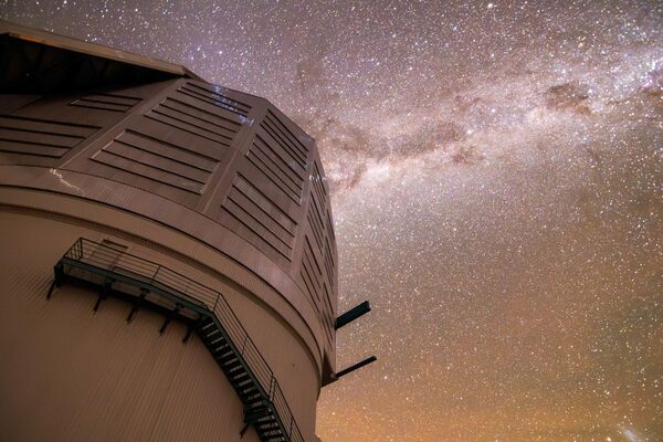 Açıklamada, gözlemevinin ilk görüntüleri arasında, Dünya&#x27;dan binlerce ışık yılı uzaklıkta bulunan Trifid ve Lagün bulutsularının yer aldığı kaydedildi. - Sputnik Türkiye
