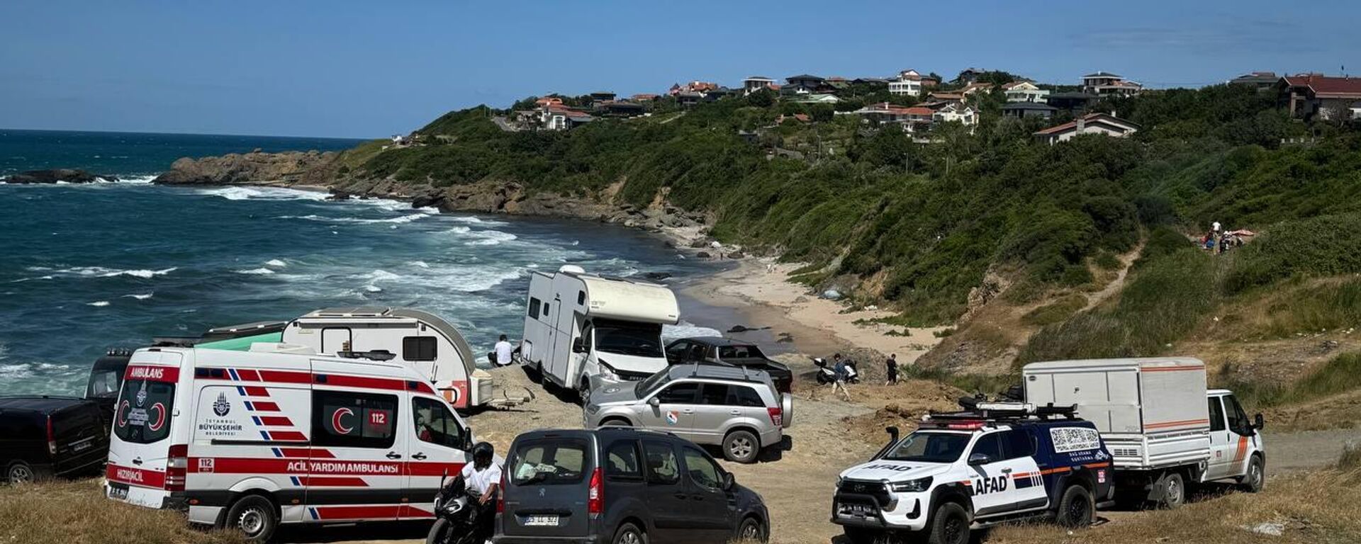 Beykoz'da denizde boğulma tehlikesi geçiren 3 kişiden 2'si kurtarıldı - Sputnik Türkiye, 1920, 29.06.2025