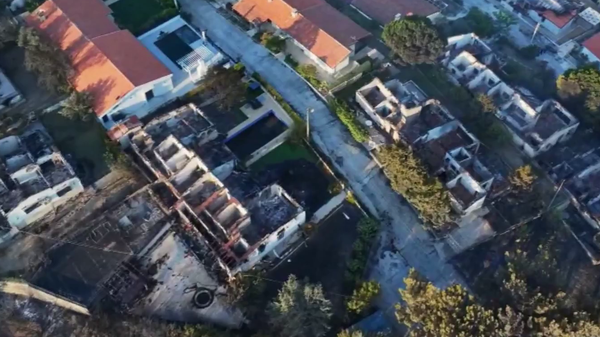 Seferihisar'daki yangında 50'ye yakın konut tamamen yandı - Sputnik Türkiye