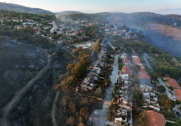 Tarım ve Orman Bakanı İbrahim Yumaklı, 3 günde 263 yangına müdahale edildiğini aktardı. - Sputnik Türkiye