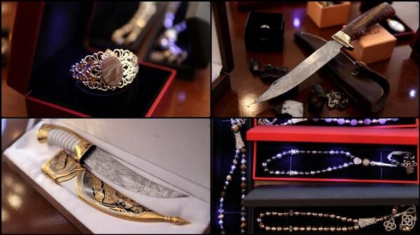 gök taşından takı ve bıçak  - Sputnik Türkiye