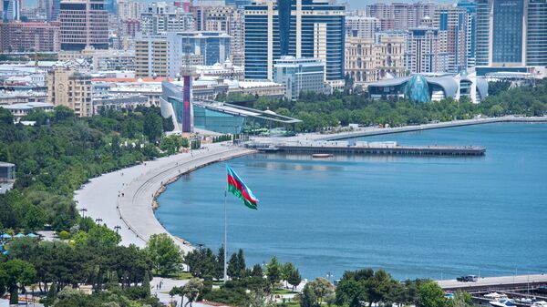 Бакинский бульвар на набережной Бакинской бухты - Sputnik Türkiye