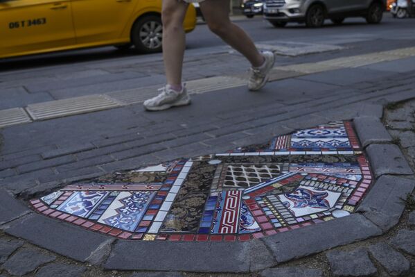 Fransa’nın Lyon kentinde yaşayan ünlü sokak sanatçısı Ememem, Ankara sokaklarına renk ve hayat kattı - Sputnik Türkiye