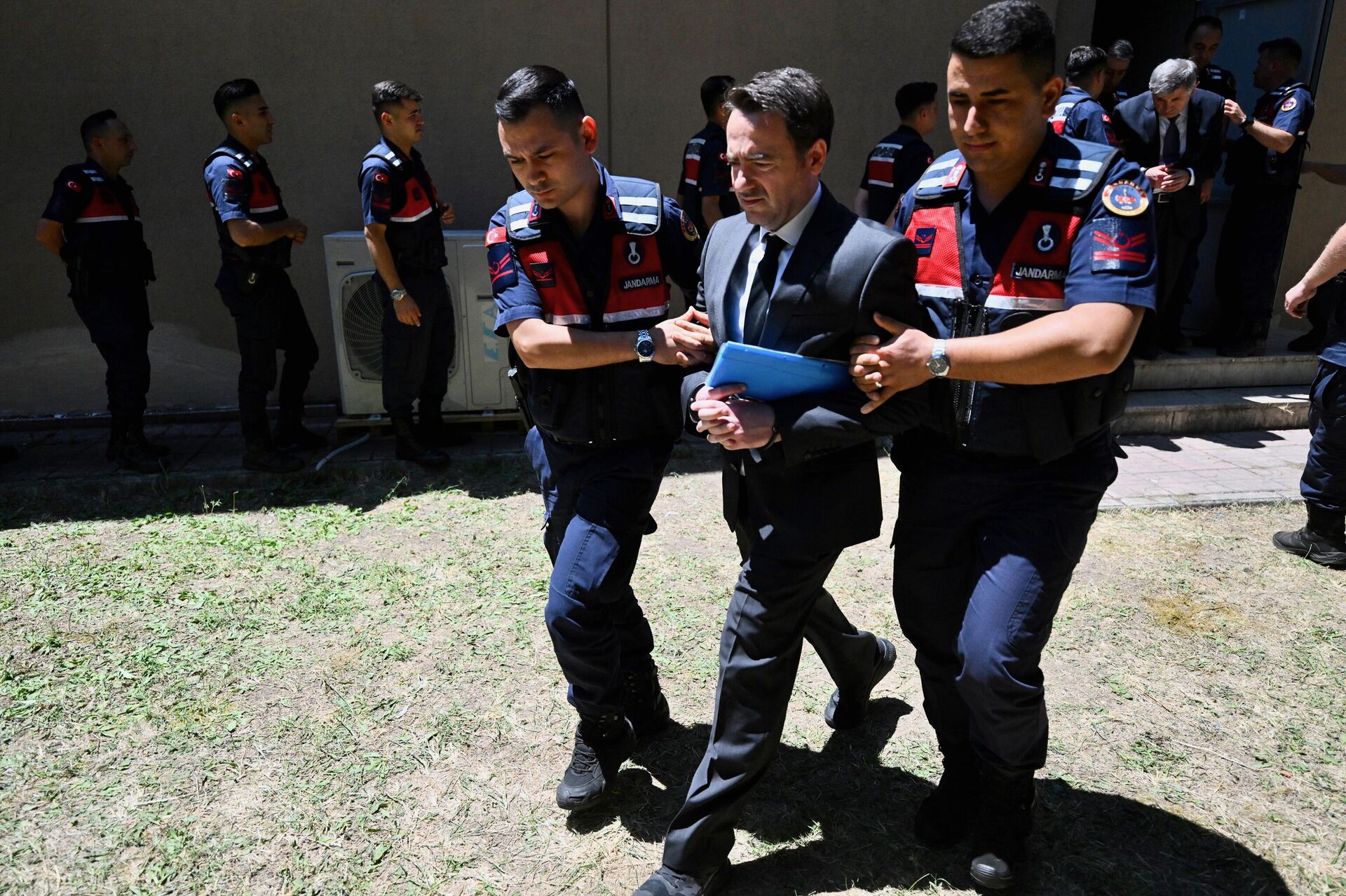 Grand kartal otel genel müdürü Emir Aras - Sputnik Türkiye, 1920, 08.07.2025