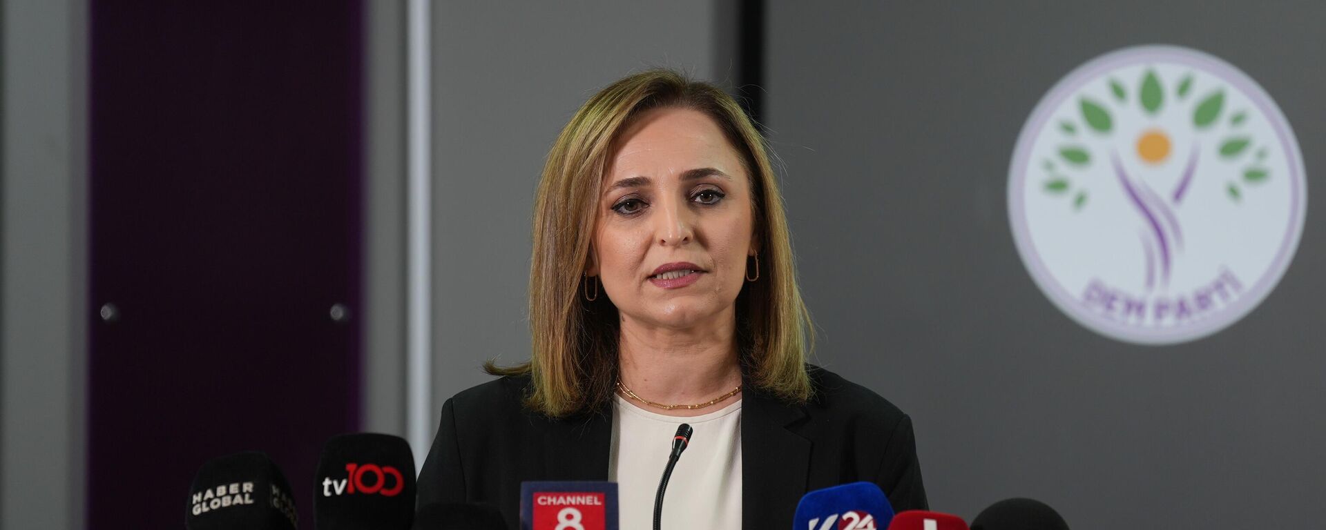 DEM Parti Sözcüsü Ayşegül Doğan - Sputnik Türkiye, 1920, 09.07.2025