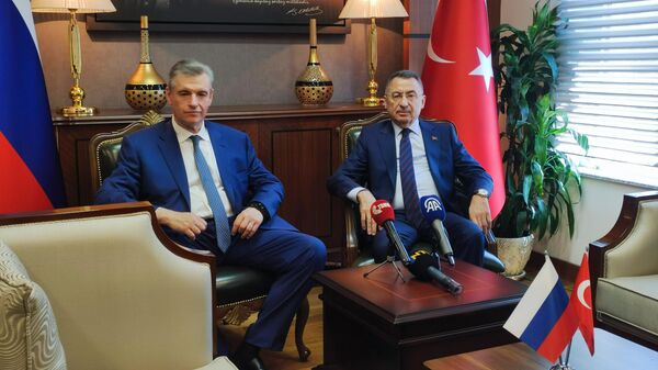 TBMM Dışişleri Komisyonu Başkanı Fuat Oktay, Rusya Federasyonu Devlet Duması Dışişleri Komisyonu Başkanı Leonid Slutskiy  - Sputnik Türkiye