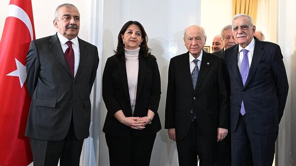 Devlet Bahçeli'den Pervin Buldan'a telefon
 - Sputnik Türkiye