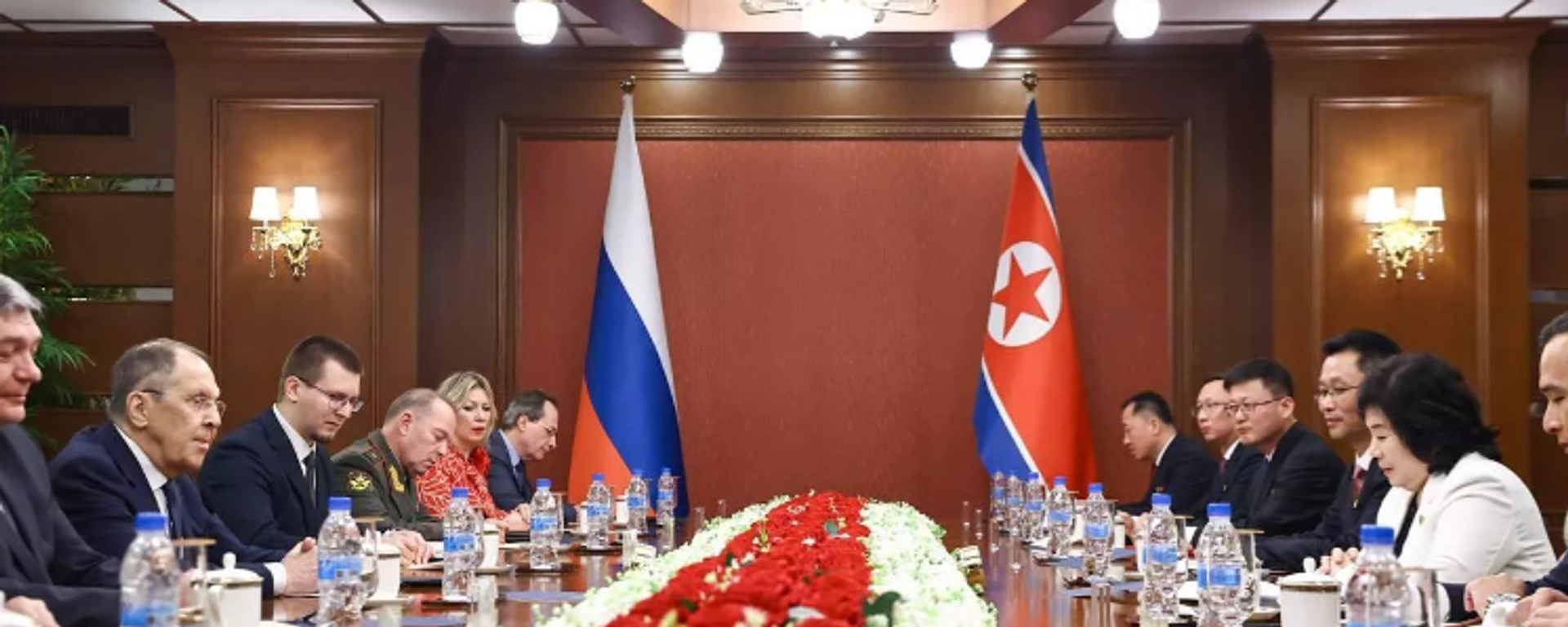 Sergey Lavrov, Choe Son-hui ile Pyongyang'da - Sputnik Türkiye, 1920, 12.07.2025