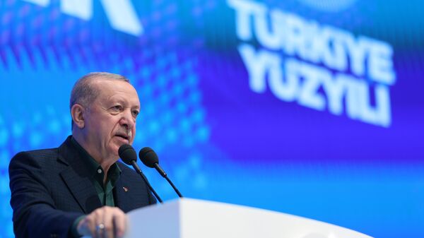 Cumhurbaşkanı Erdoğan'dan önemli açıklamalar: 'AK Parti, MHP ve DEM  bu yolda beraber yürüme kararı verdik' - Sputnik Türkiye