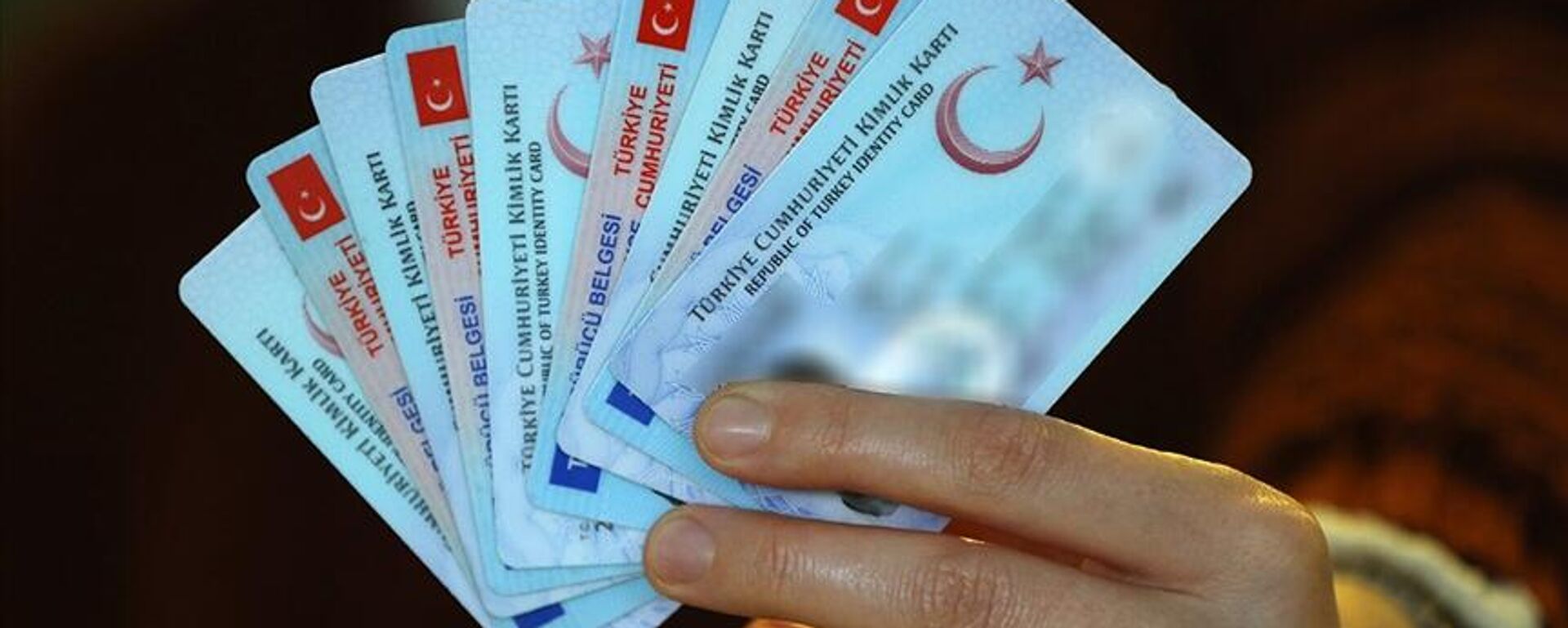 Eski tip ehliyetler 1 Ağustos'ta geçerliliğini yitirecek
Eski tip ehliyetler 1 Ağustos'ta geçerliliğini yitirecek
- Sputnik Türkiye, 1920, 12.07.2025