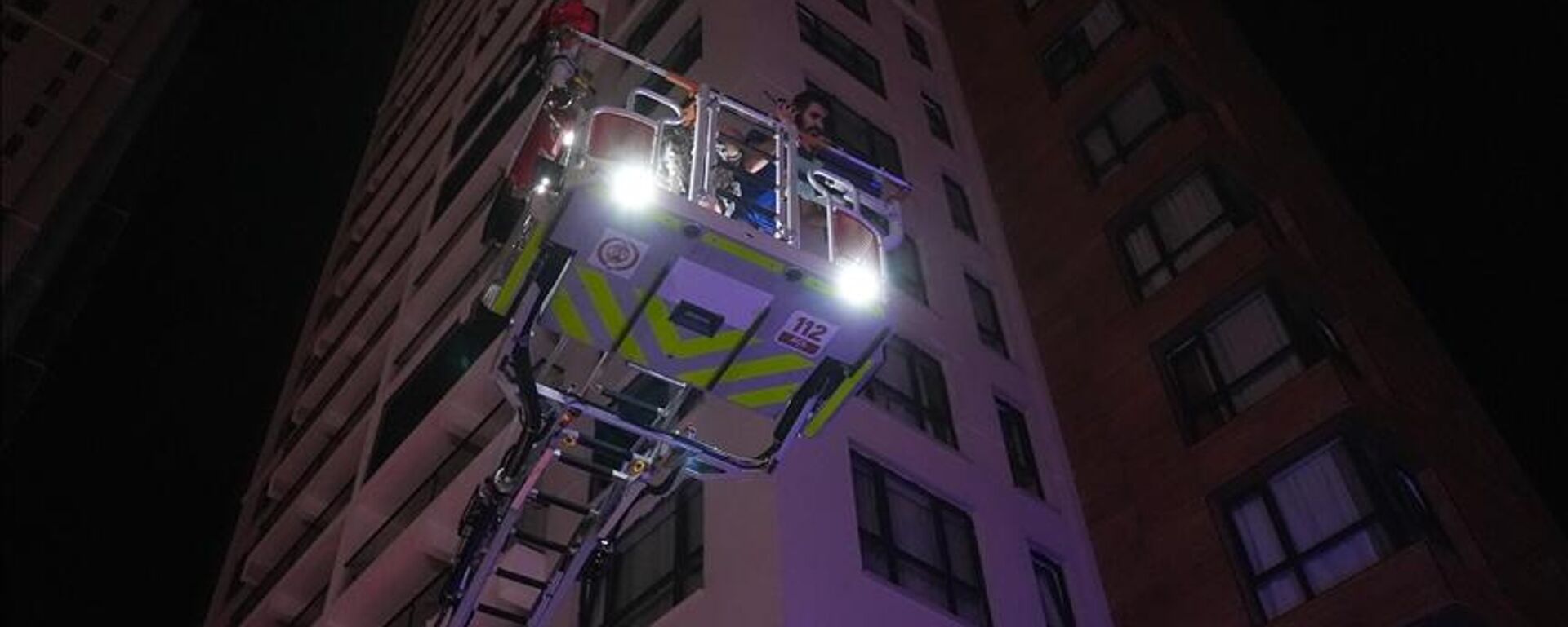 Ankara'da 26 katlı binada yangın: Biri bebek 3 kişi öldü, bir kişinin durumu ağır - Sputnik Türkiye, 1920, 13.07.2025