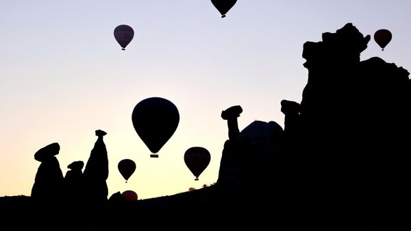 Kapadokya'da yerli ve yabancı turistler bölgeyi gökyüzünden keşfetti - Sputnik Türkiye