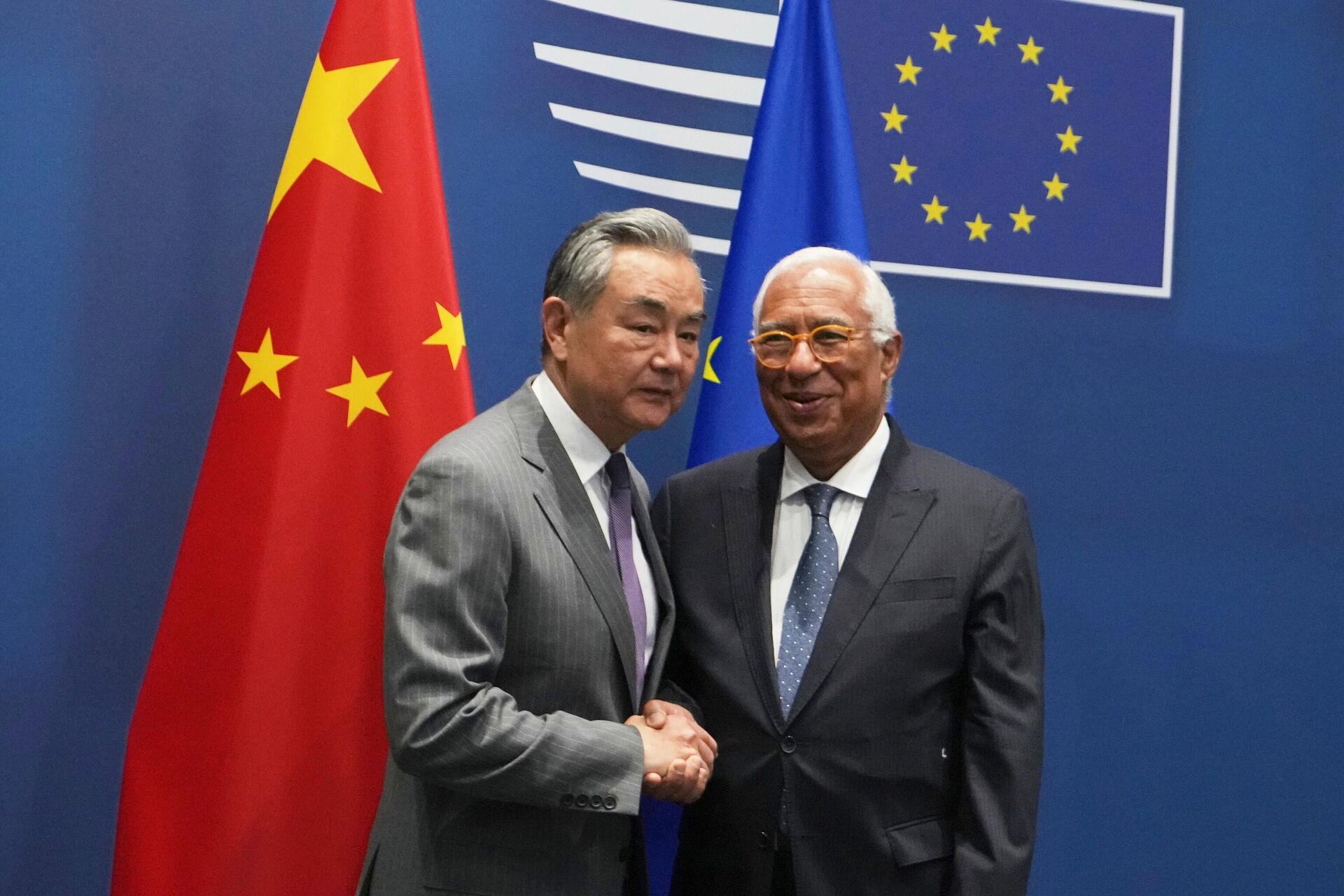 Wang Yi, Antonio Costa - Sputnik Türkiye, 1920, 14.07.2025