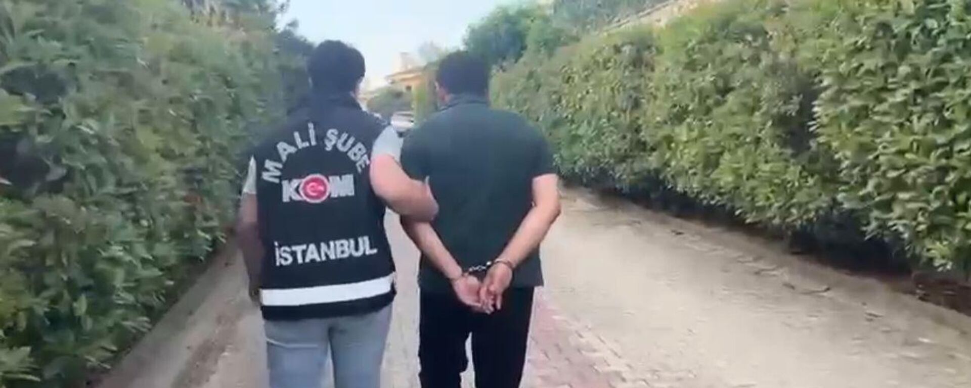 MİT, İstanbul Cumhuriyet Başsavcılığı ve İstanbul Emniyet Müdürlüğünce FETÖ'nün güncel finans yapılanmasına yönelik 9 ildeki operasyonda 26 kişi gözaltına alındı. - Sputnik Türkiye, 1920, 15.07.2025