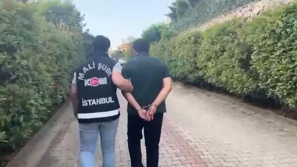 MİT, İstanbul Cumhuriyet Başsavcılığı ve İstanbul Emniyet Müdürlüğünce FETÖ'nün güncel finans yapılanmasına yönelik 9 ildeki operasyonda 26 kişi gözaltına alındı. - Sputnik Türkiye