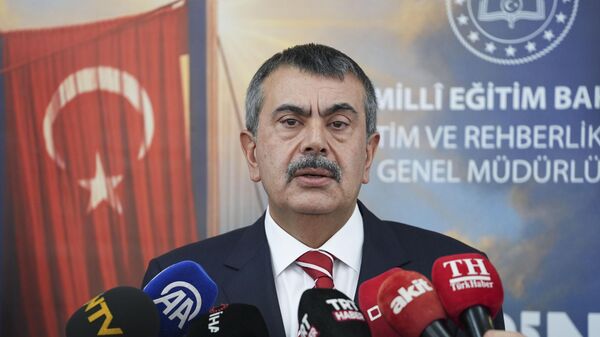 Yusuf Tekin - Sputnik Türkiye