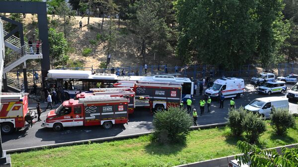 Ankara'da belediye otobüsü kaza yaptı: Yaralılar var
 - Sputnik Türkiye