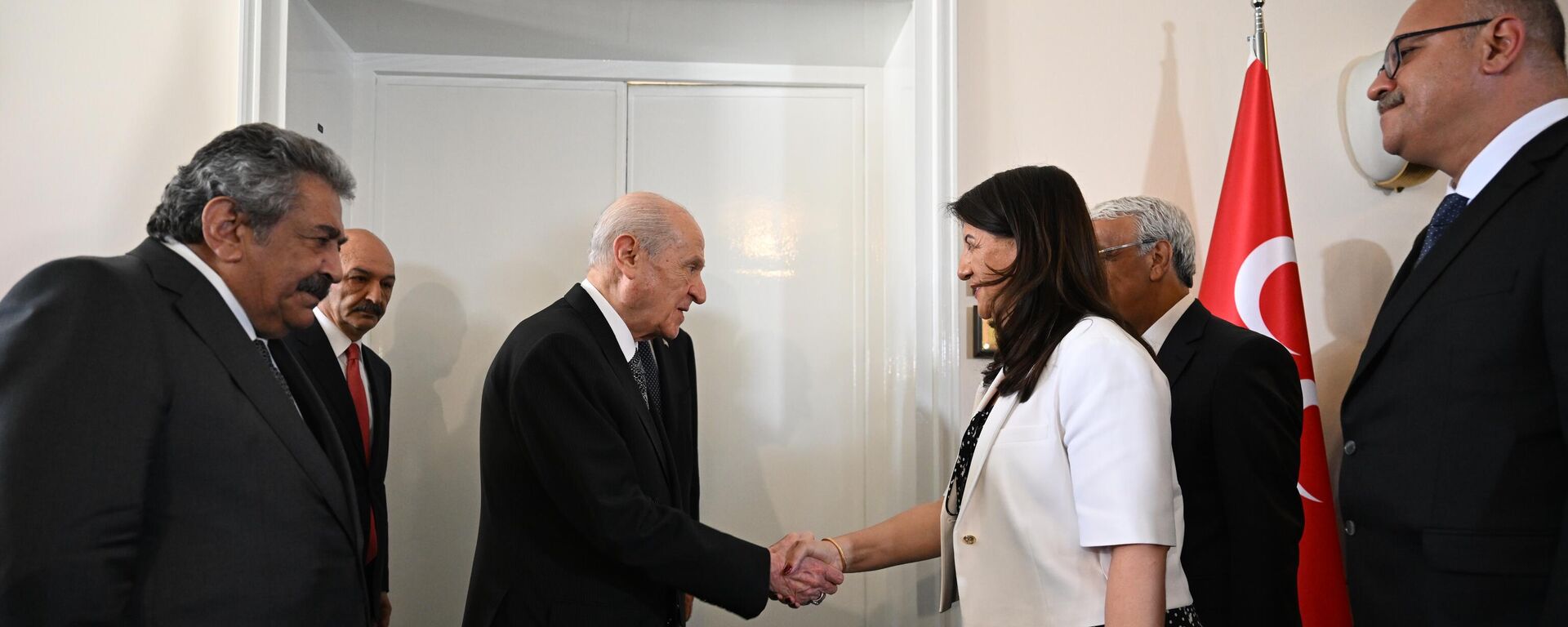 DEM Parti İmralı heyeti MHP Genel Başkanı Devlet Bahçeli'yi ziyaret ediyor - Sputnik Türkiye, 1920, 25.08.2025